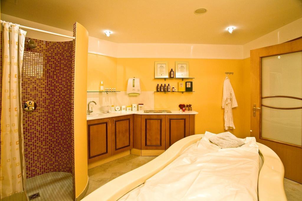 Akzent Hotel Bayerwald-Residenz Neukirchen  Ngoại thất bức ảnh